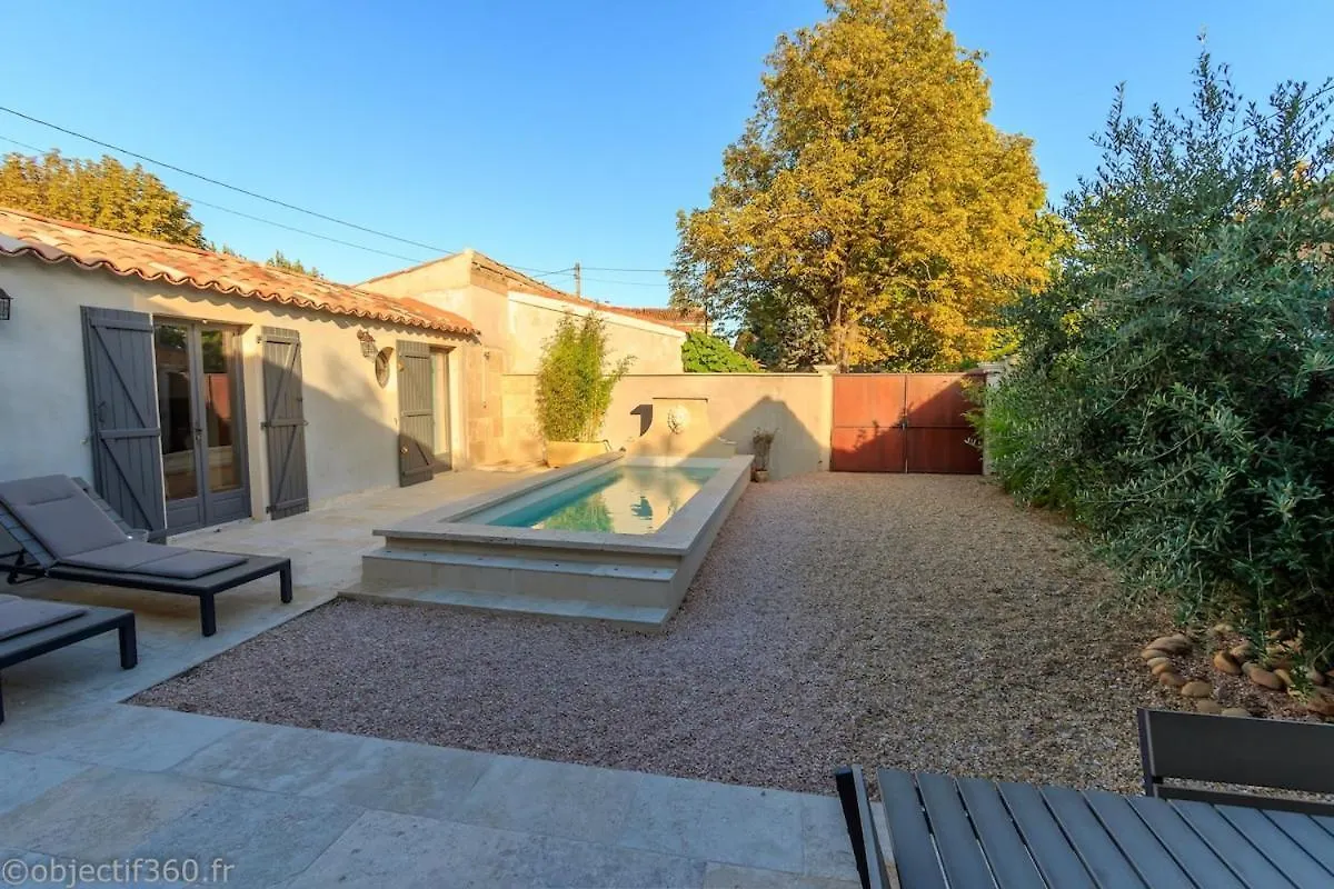 Mas Provencal Au Coeur De L'Isle-Sur-La-Sorgue Villa 0*,  France